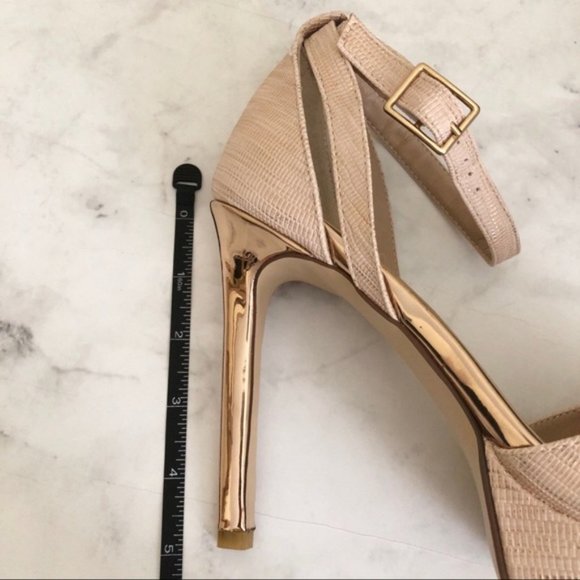 Ankle Strap Elegant Platform Pump - Picture 3 of 9